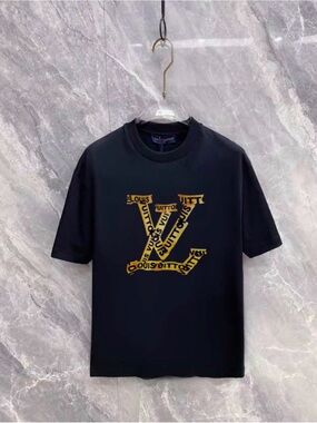 Louis Vuitton Black men Tee with Gold LV Ribbon Logo
